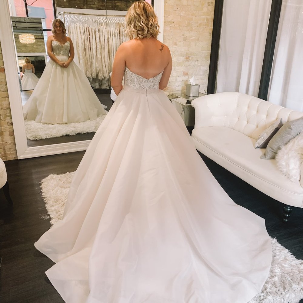 Millie by Enzoani Wedding Dress Unused